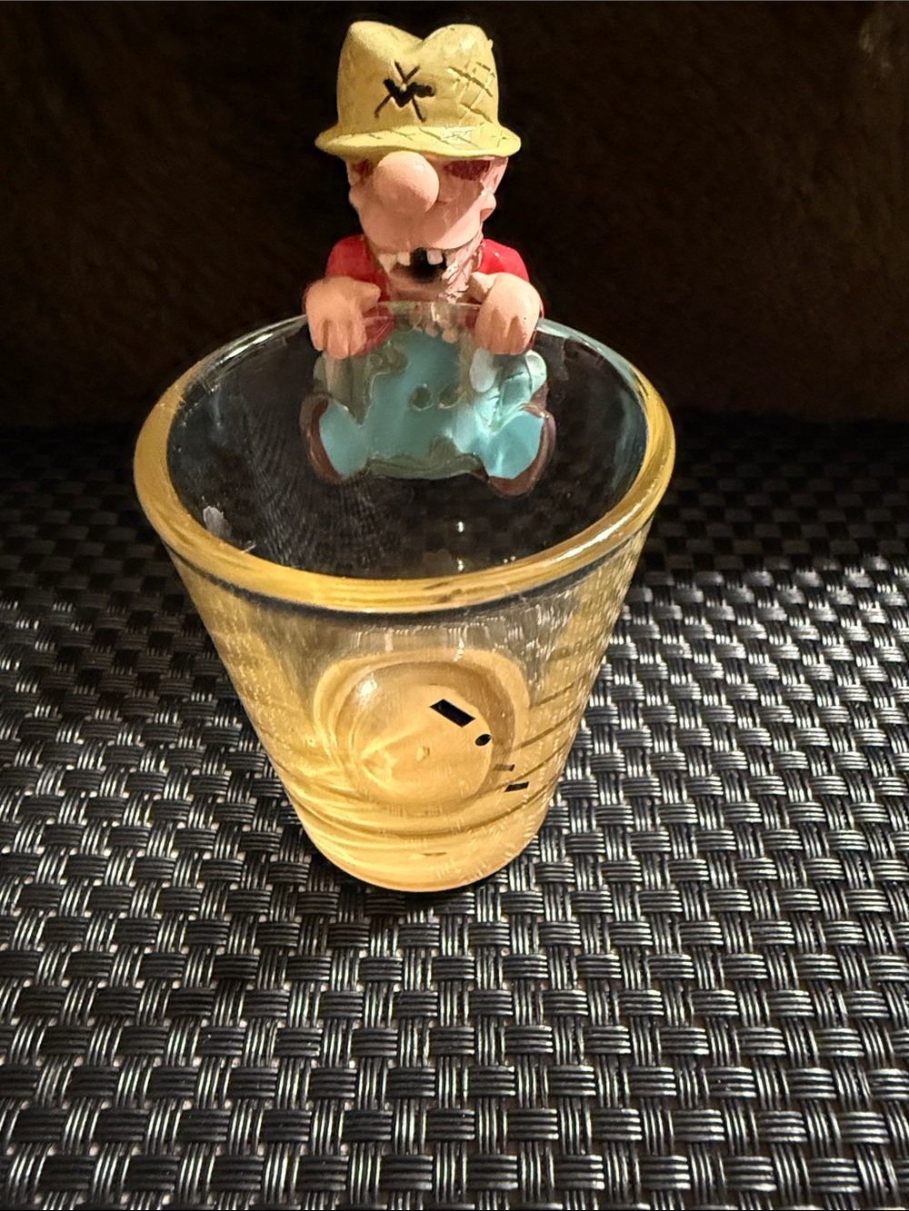 Unknown Brand Yellow Glass Toothbrush Holder with Decorative Figurine